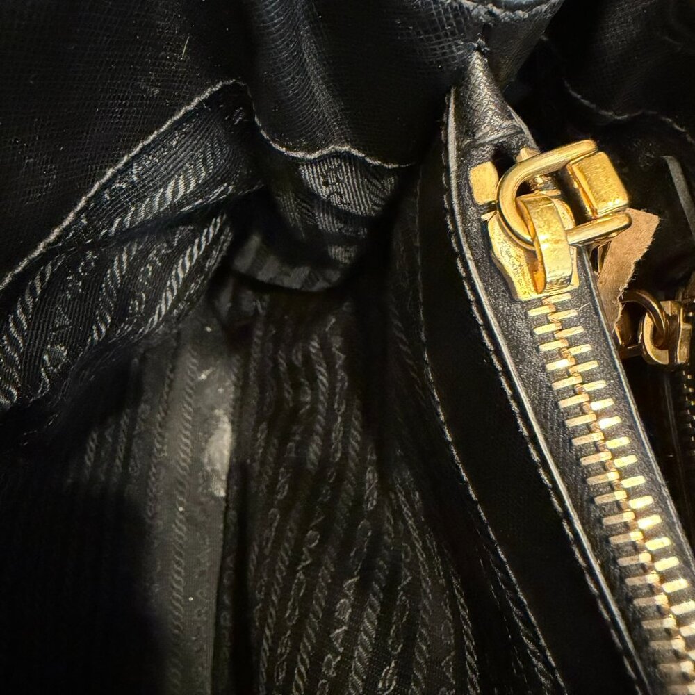 Authentic PRADA “Galleria” (Black) Medium Leather Bag Purse Handbag (GORGEOUS!) - Picture 6 of 16
